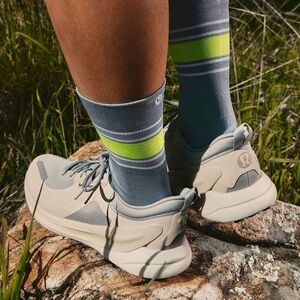 Lululemon Blissfeel Trail Womens Running Shoe 10
Silver Drop /Baked Clay / Vapor